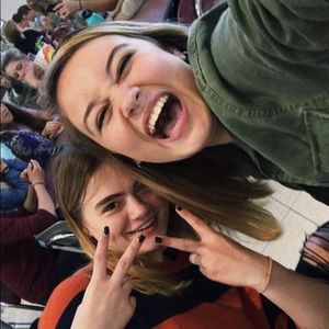 Meet your Posher, Olivia